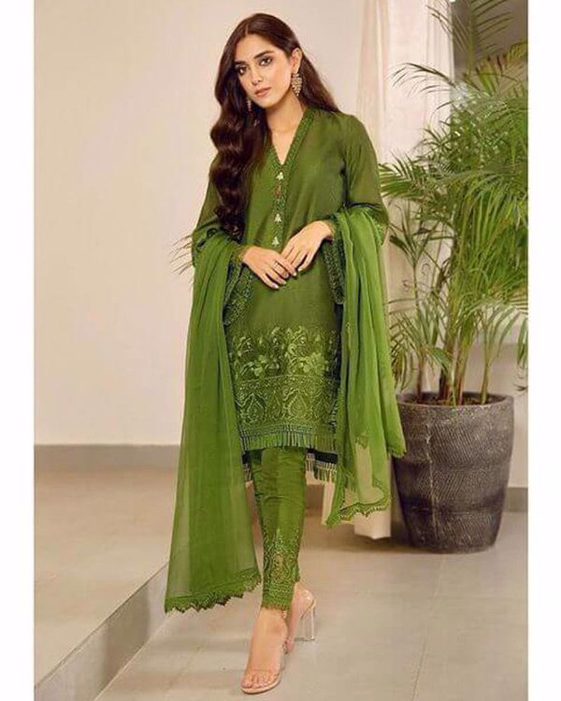 Picture of Maya Ali styles ‘Moss’ from our luxury pret line, a sleek three piece number in the most beautiful shade of green