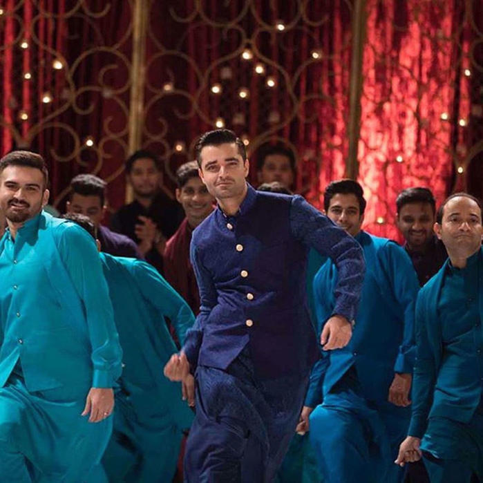 Picture of HAMZA ALI ABBASI OUTSHINES IN NOMI ANSARI'S CREATION