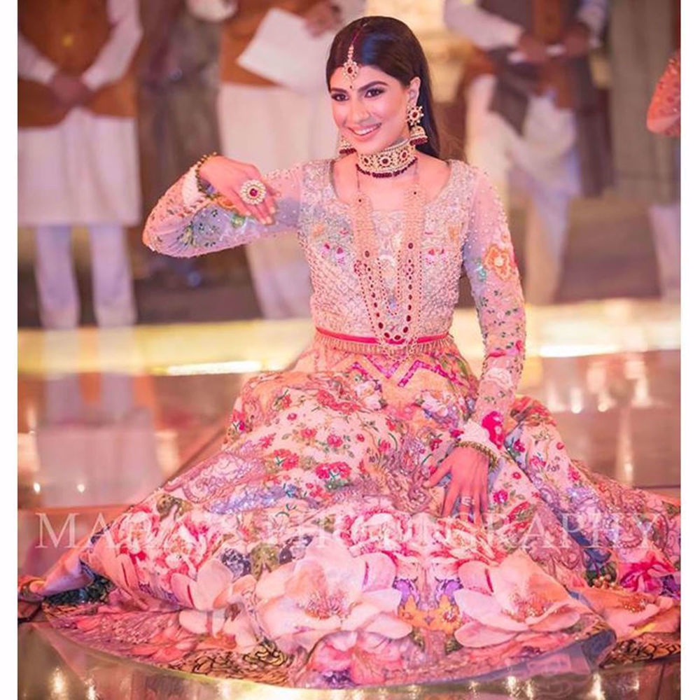 Picture of HERMAINE KHAN SPOTTED WEARING NOMI ANSARI ON HER MEHNDI