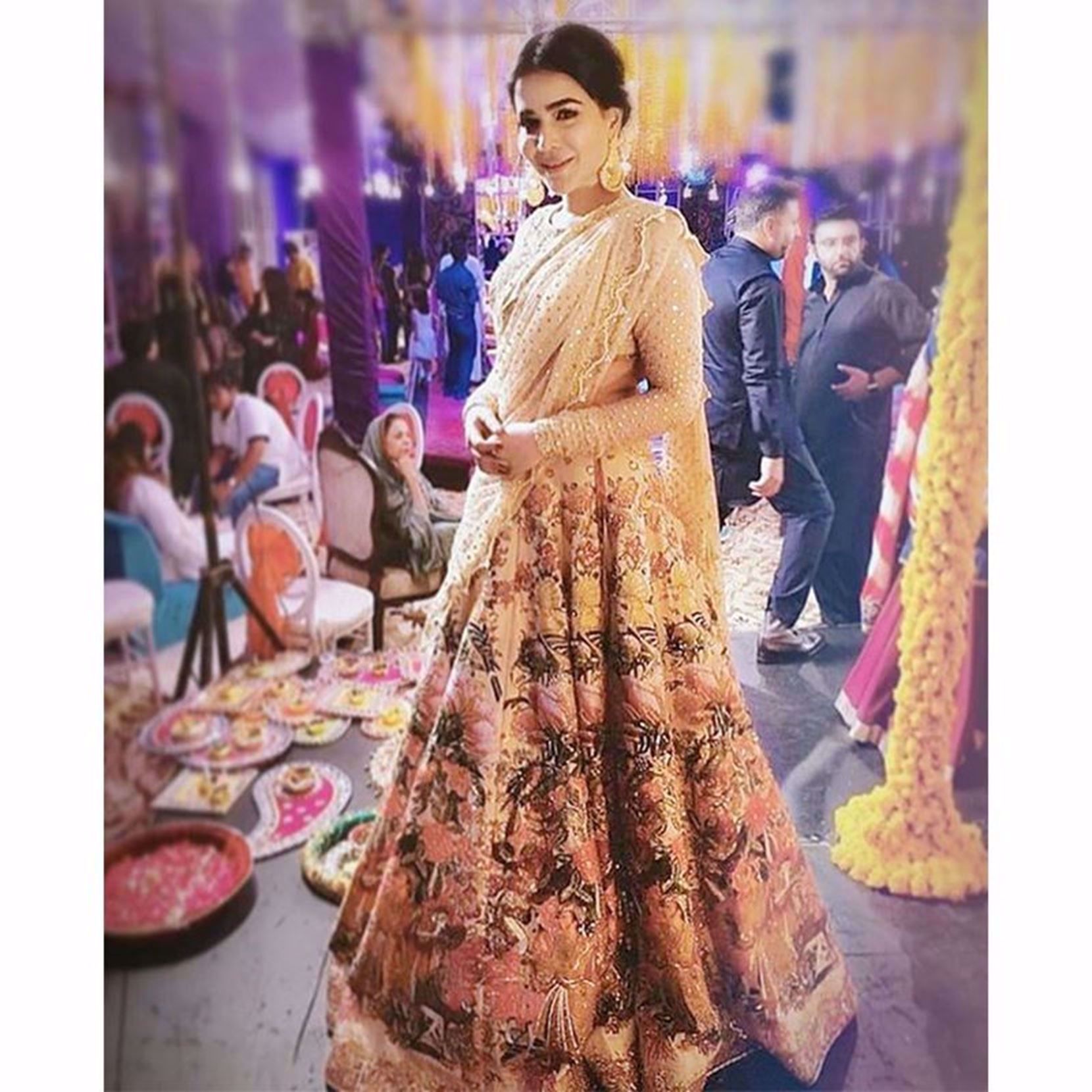 Picture of THE STUNNING HUMAIMA MALICK IN NOMI ANSARI AT FEROZE KHAN'S MEHNDI