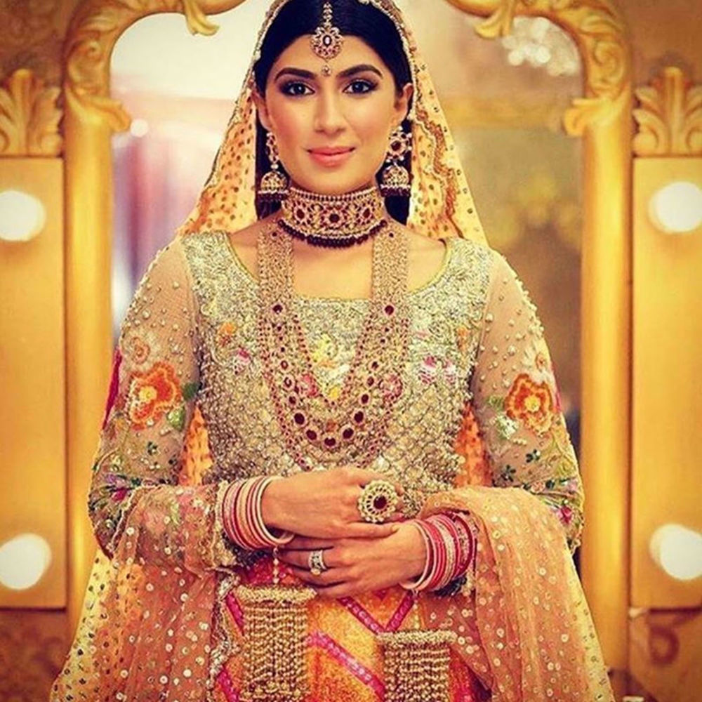 Picture of HERMAINE KHAN WAS ABSOLUTE PERFECTION ON HER MEHNDI WEARING A GORGEOUS NUMBER BY NOMI ANSARI