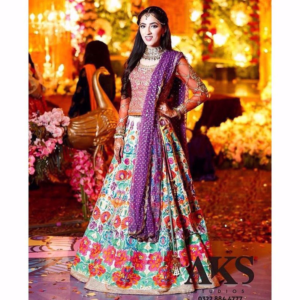 Picture of THE BRIGHT AND BEAUTIFUL KOMAL IFTEKHAR SPOTTED WEARING CUSTOMIZED FLORA