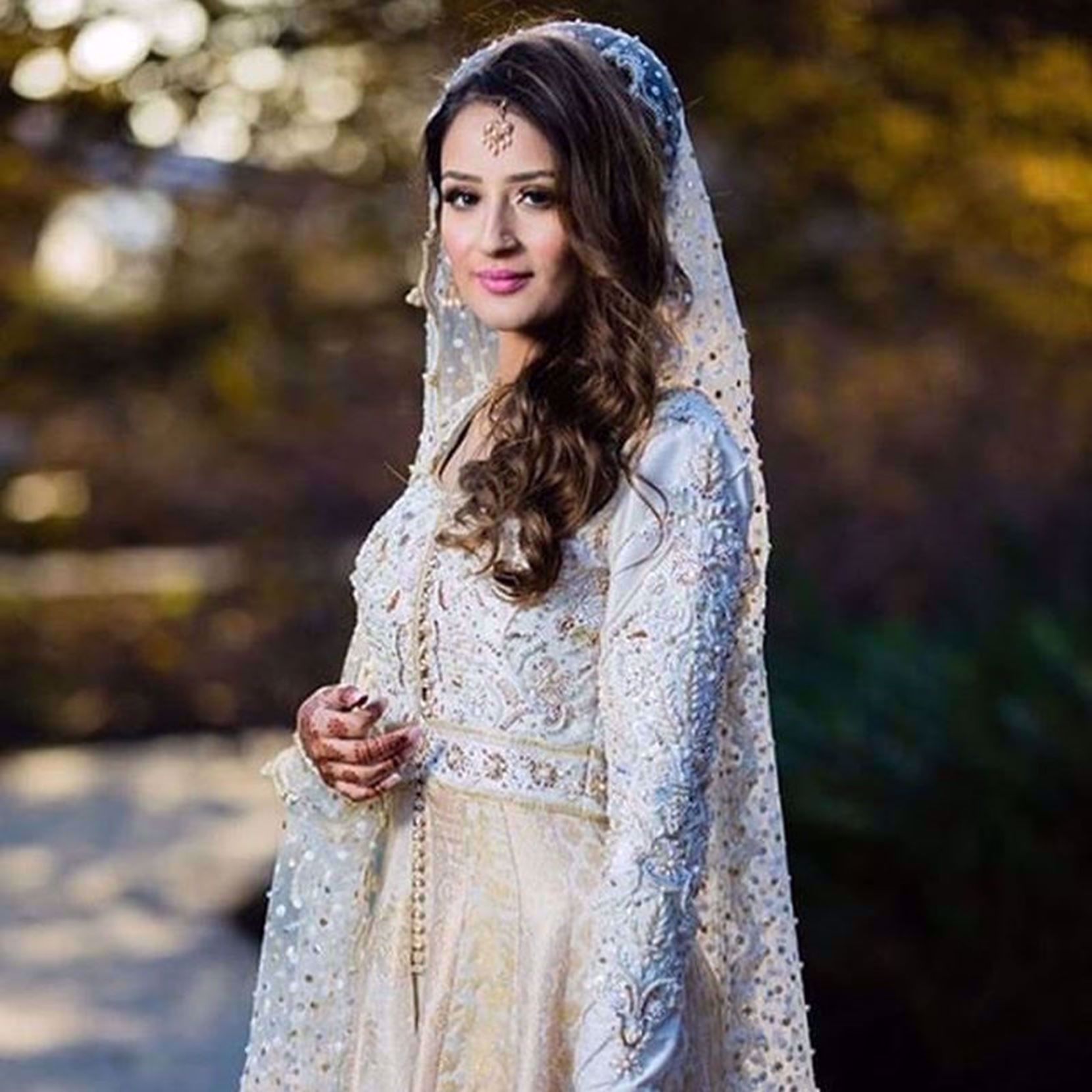 Picture of ERUM HUSSAIN LOOKING BEAUTIFUL IN A NOMI ANSARI COUTURE