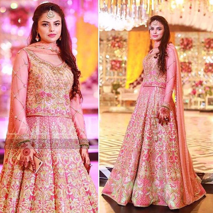 Picture of BismaFaisal stuns in a #NomiAnsari lehnga cholli with the perfect tint of pink