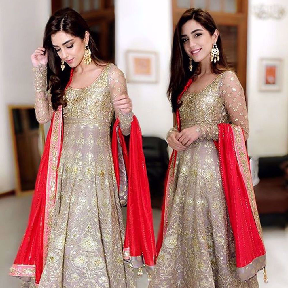 Picture of Maya Ali in an elegant ash grey Anarkali with a red Mukesh Duppata- A true reflection of #NomiAnsari's ingenuity!!