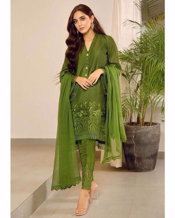 Picture of Maya Ali styles ‘Moss’ from our luxury pret line, a sleek three piece number in the most beautiful shade of green