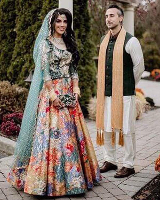 Picture of The most vibrant emerald, turquoise and gold tones made the perfect customized number for Sana’s happening mehndi