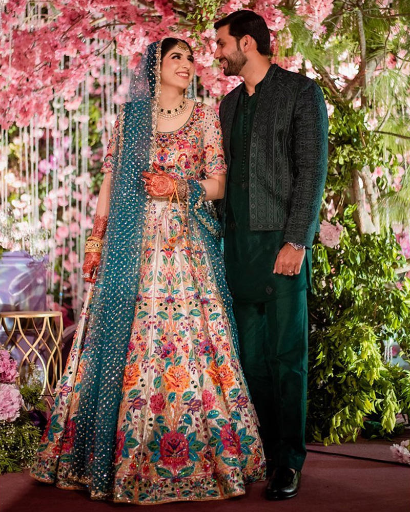 Picture of Marium’s shining brocade base bridal lehnga choli lights up the night!